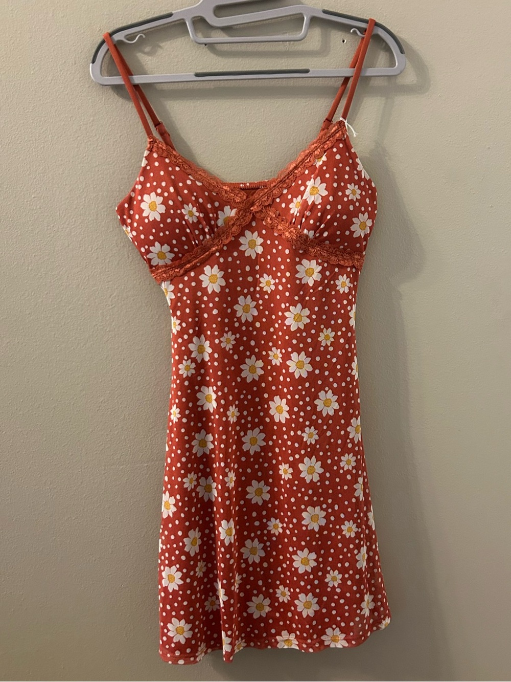 No Boundaries Coral Daisy Lace-Trim Chemise